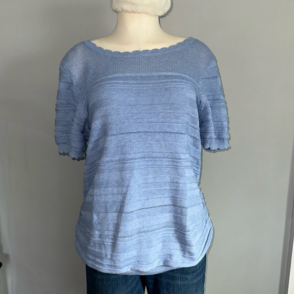 Croft & Barrow Baby blue short sleeved scalloped sweater. Size L